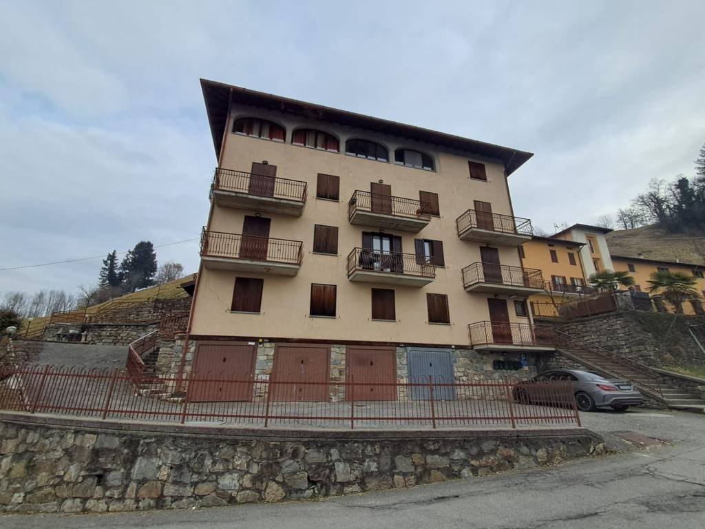 appartamento in vendita a San Giovanni Bianco in zona Costa San Gallo