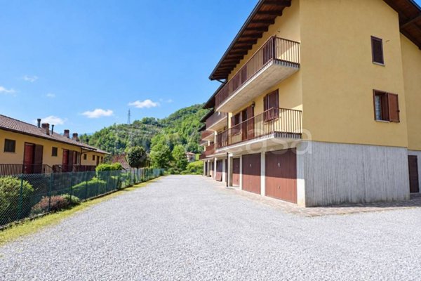 appartamento in vendita a San Giovanni Bianco in zona Oneta