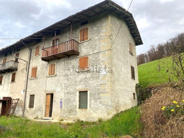 casa indipendente in vendita a San Giovanni Bianco