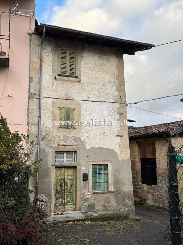 casa indipendente in vendita a San Giovanni Bianco
