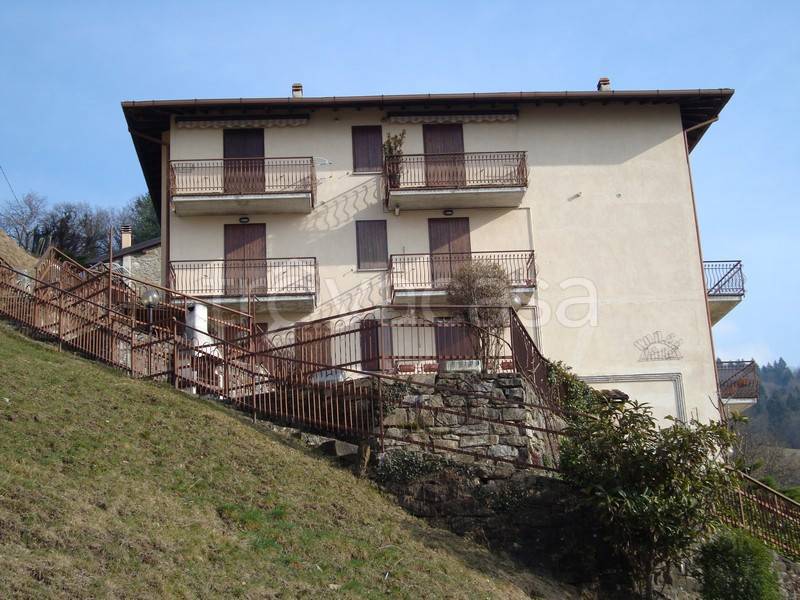 appartamento in vendita a San Giovanni Bianco in zona Costa San Gallo