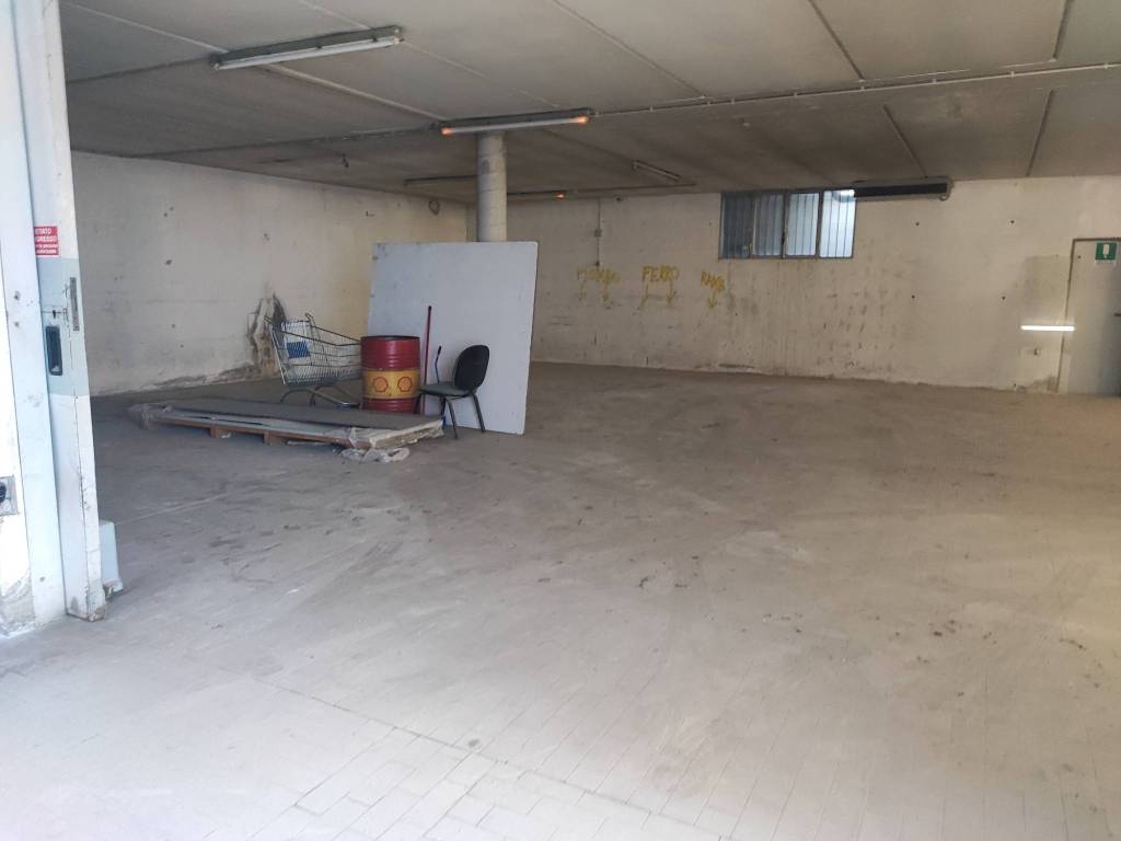 locale commerciale in vendita a San Paolo d'Argon