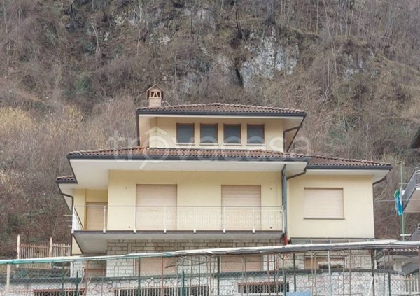 casa indipendente in vendita a San Pellegrino Terme