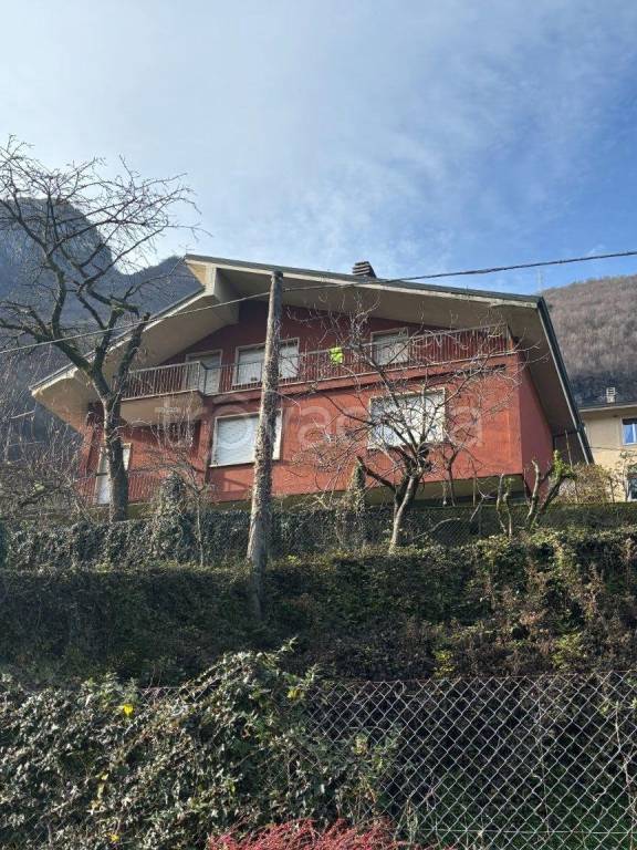casa indipendente in vendita a San Pellegrino Terme