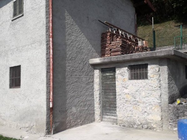 casale in vendita a San Pellegrino Terme in zona Santa Croce