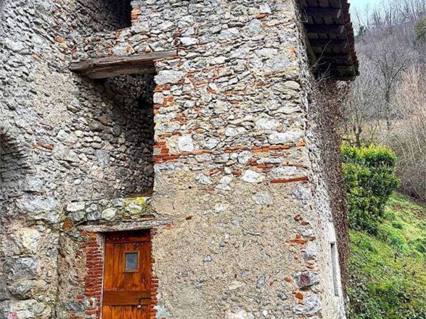 casa indipendente in vendita a San Pellegrino Terme in zona Piazzacava