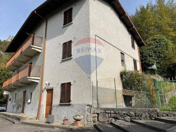 casa indipendente in vendita a San Pellegrino Terme in zona Santa Croce