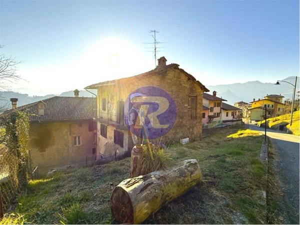 casa semindipendente in vendita a San Pellegrino Terme in zona Santa Croce