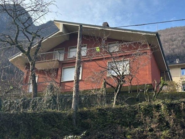casa indipendente in vendita a San Pellegrino Terme