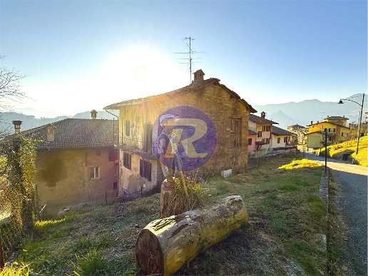 casa indipendente in vendita a San Pellegrino Terme in zona Santa Croce