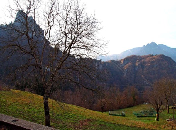 casale in vendita a San Pellegrino Terme in zona Santa Croce