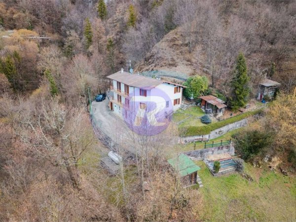 casa semindipendente in vendita a San Pellegrino Terme in zona Santa Croce