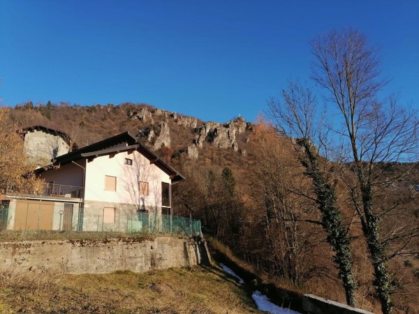 casa indipendente in vendita a San Pellegrino Terme