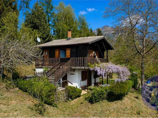 casa indipendente in vendita a San Pellegrino Terme in zona Spettino
