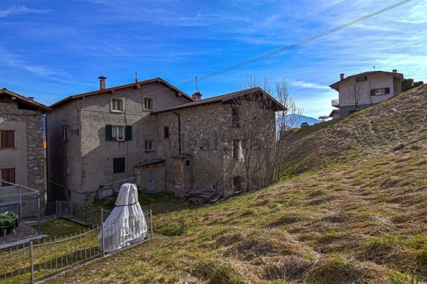 quadrivano in vendita a Santa Brigida