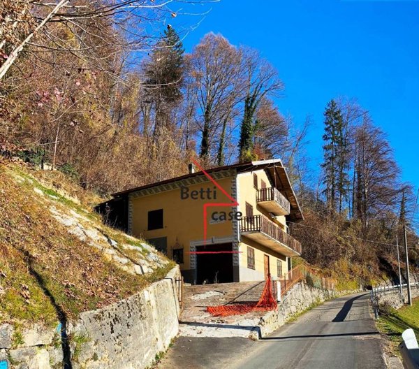casa indipendente in vendita a Santa Brigida