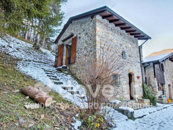 casale in vendita a Santa Brigida