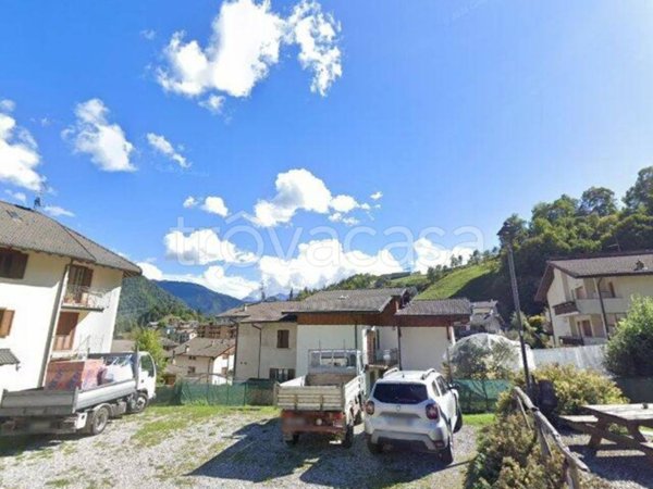 locale commerciale in vendita a Santa Brigida