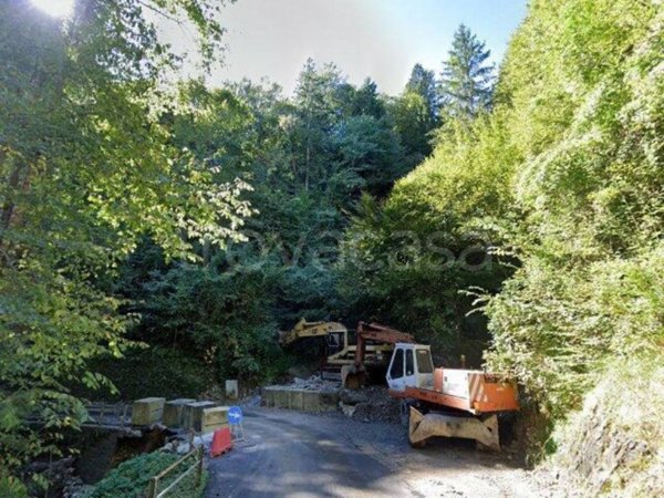 locale commerciale in vendita a Santa Brigida