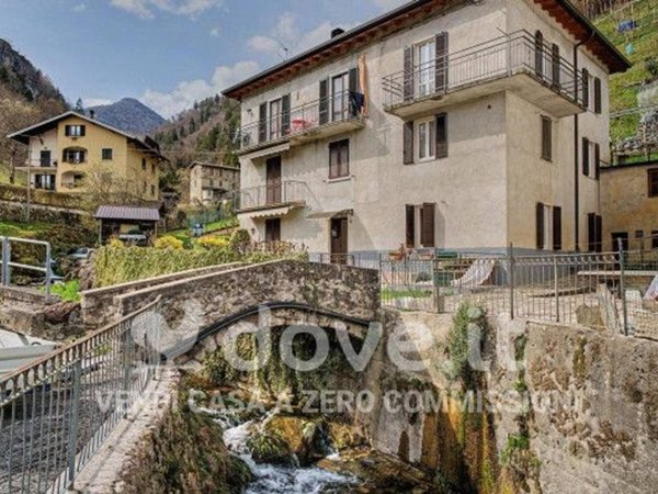 casa indipendente in vendita a Santa Brigida