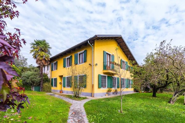 casa indipendente in vendita ad Arignano in zona Moano