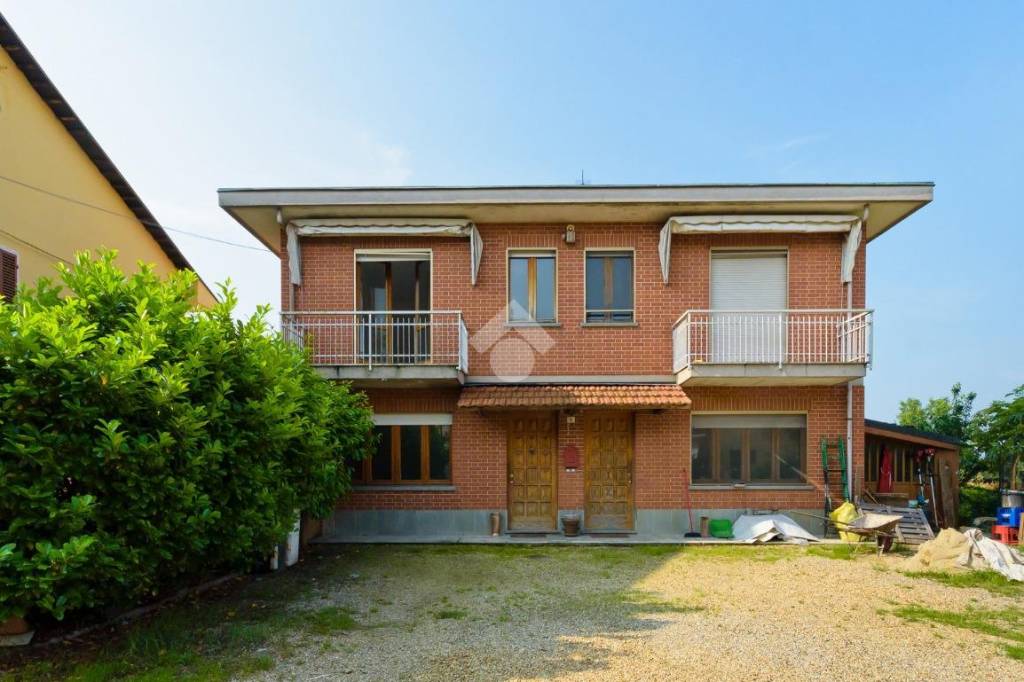 casa indipendente in vendita ad Arignano