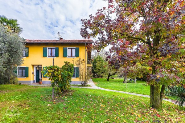 casa indipendente in vendita ad Arignano