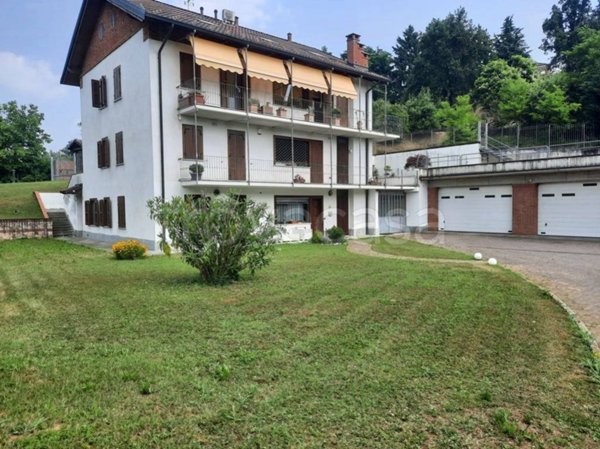 appartamento in vendita ad Arignano in zona Moano