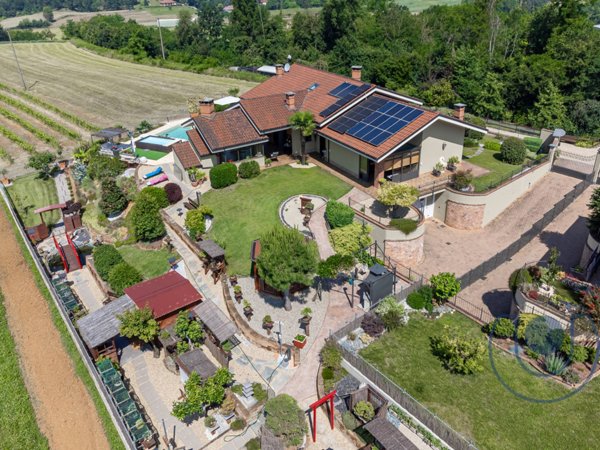 casa indipendente in vendita ad Arignano in zona Tetti Gianchino