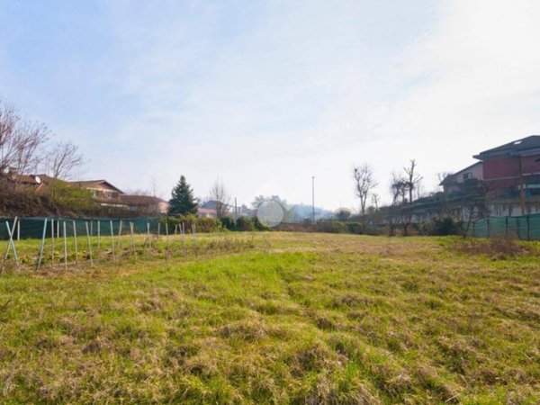 locale di sgombero in vendita ad Arignano