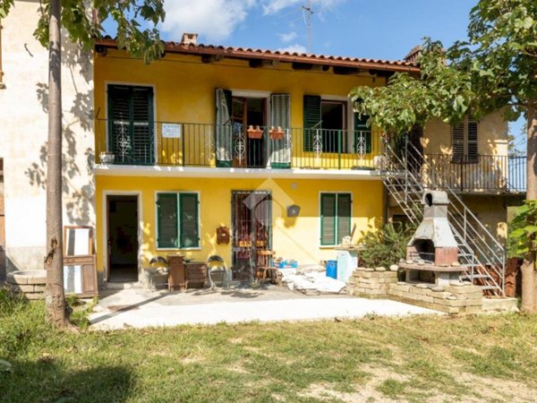 casa semindipendente in vendita ad Arignano