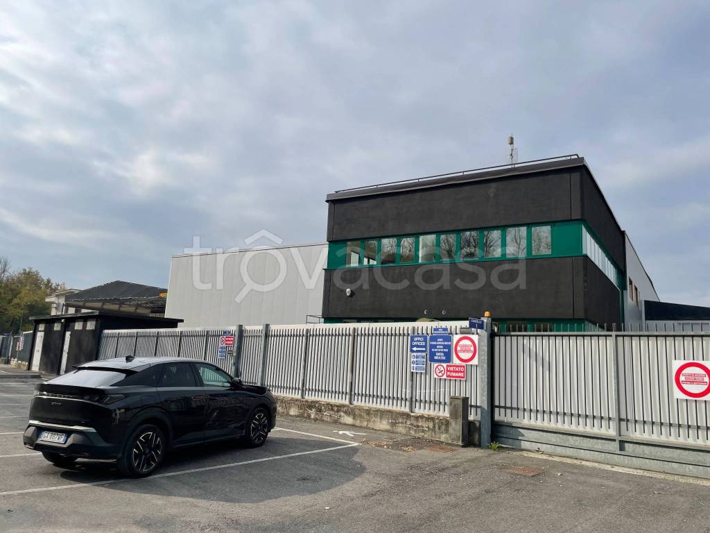 locale commerciale in vendita ad Arignano