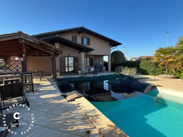 casa indipendente in vendita ad Arignano in zona Moano