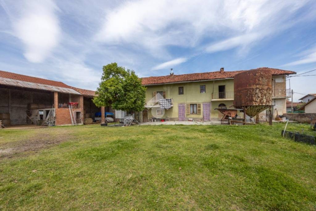 casa indipendente in vendita ad Arignano