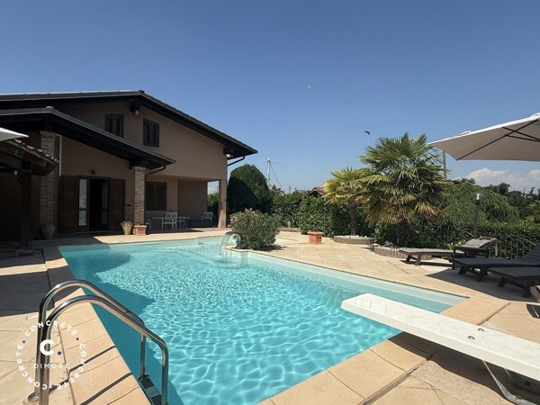 casa indipendente in vendita ad Arignano in zona Moano