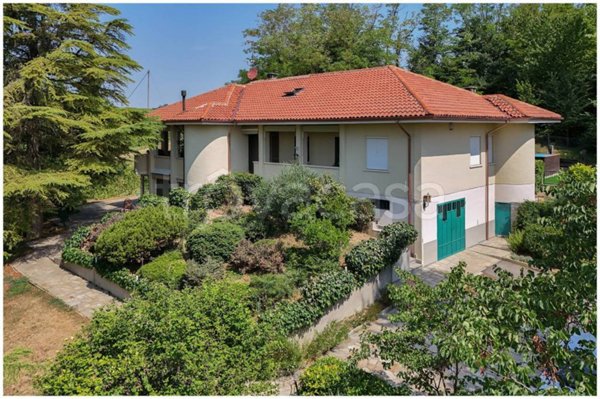 villa in vendita ad Arignano in zona Moano