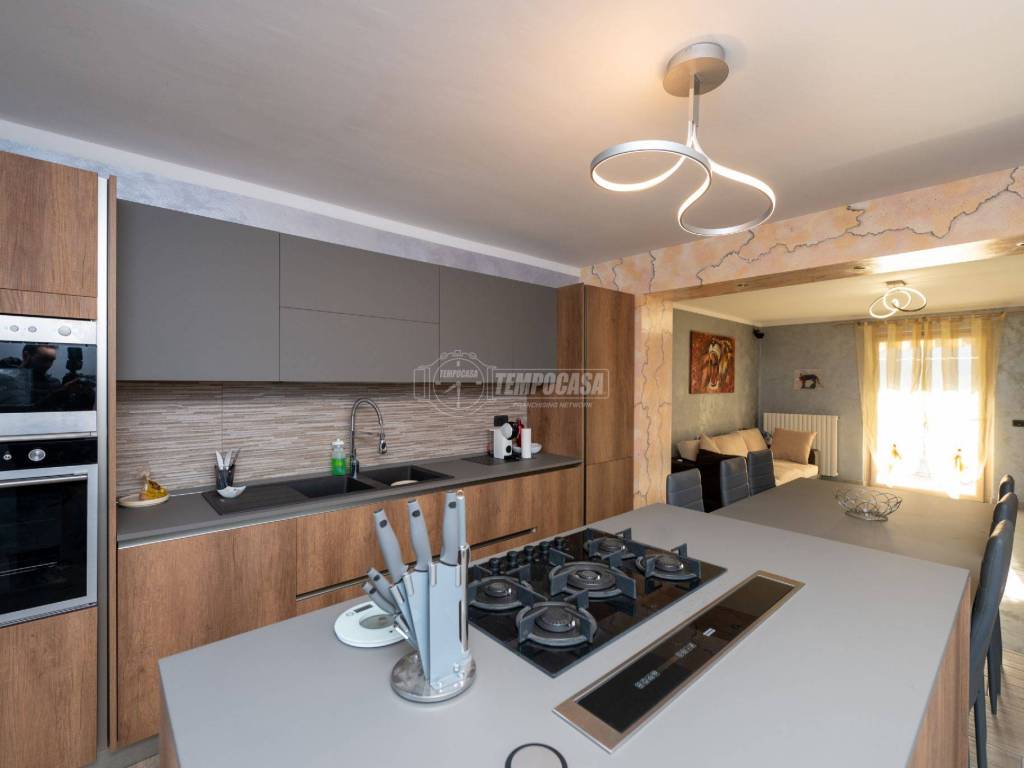 casa indipendente in vendita a Sarnico