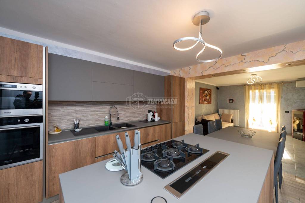 casa indipendente in vendita a Sarnico