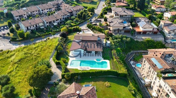 casa indipendente in vendita a Sarnico