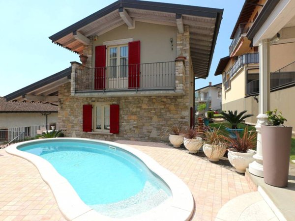 casa indipendente in vendita a Sarnico