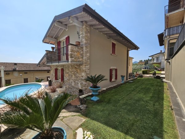 casa indipendente in vendita a Sarnico