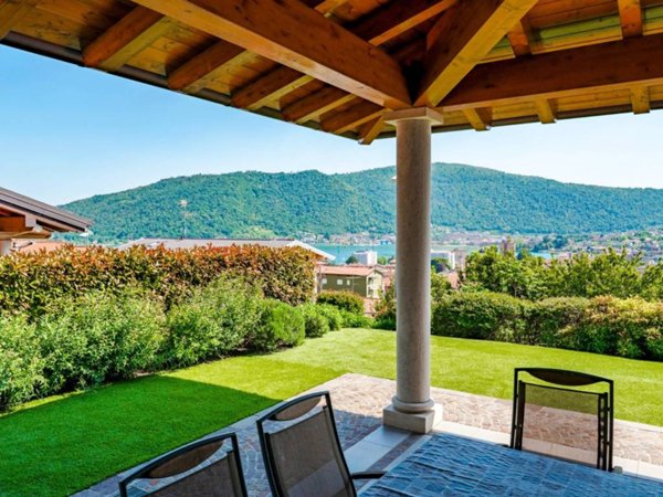 casa indipendente in vendita a Sarnico