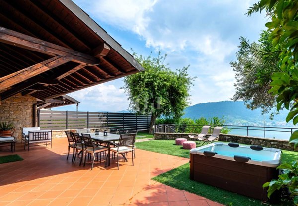 casa indipendente in vendita a Sarnico