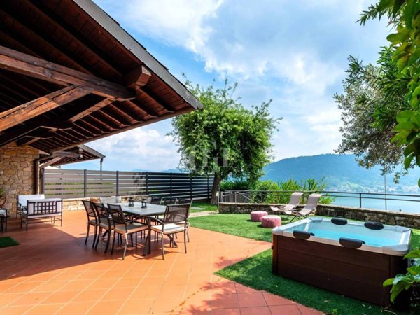 casa indipendente in vendita a Sarnico