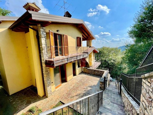 casa indipendente in vendita a Sarnico