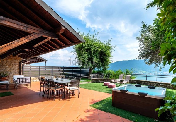 casa indipendente in vendita a Sarnico