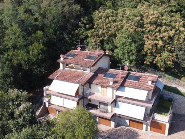 casa indipendente in vendita a Sarnico
