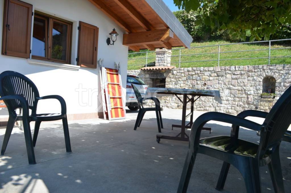 casa indipendente in vendita a Sarnico