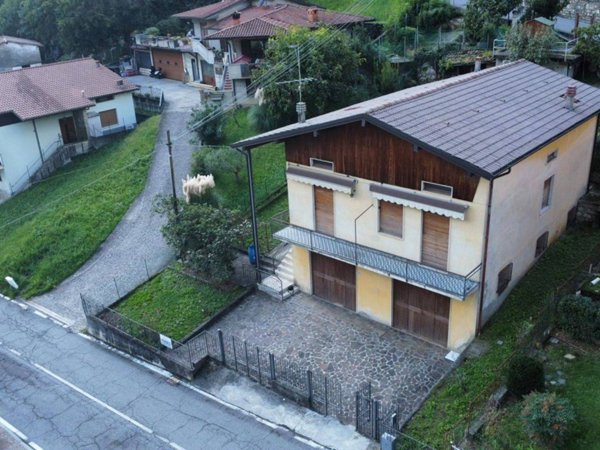 casa indipendente in vendita a Sarnico