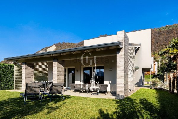 casa indipendente in vendita a Sarnico